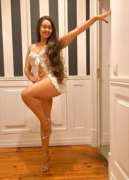 Nina, escort independente com disponibilidade imediata
