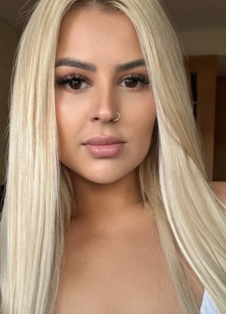 Julia, uma das acompanhantes em Porto mais cobiçadas