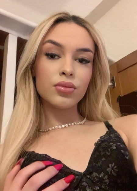 Nicolly , travesti em Lisboa 967056154