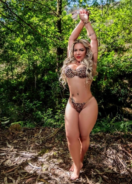 María Clara, acompanhante em Funchal 915946413