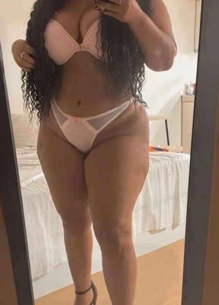 Talita Paula junta-se às melhores chicas de companhia esta semana