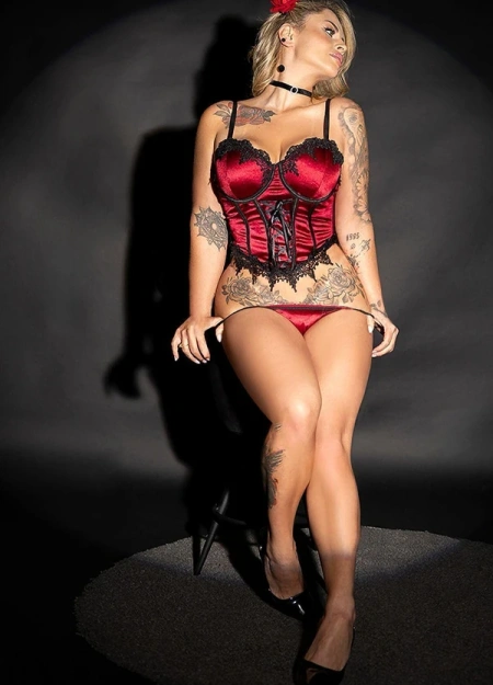 Mirella, acompanhante em Leiria 925456137