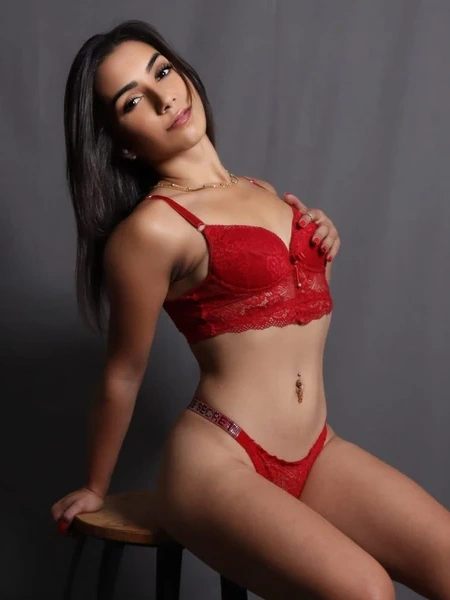 Lavínia, acompanhante em Faro 915562216