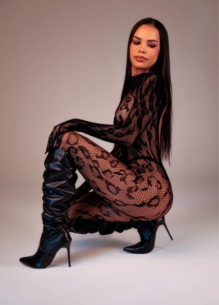 Heloisa aquino apresenta o seu álbum de fotos de acompanhante profissional