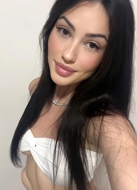 Nicolly é uma escort de luxo com atendimento exclusivo