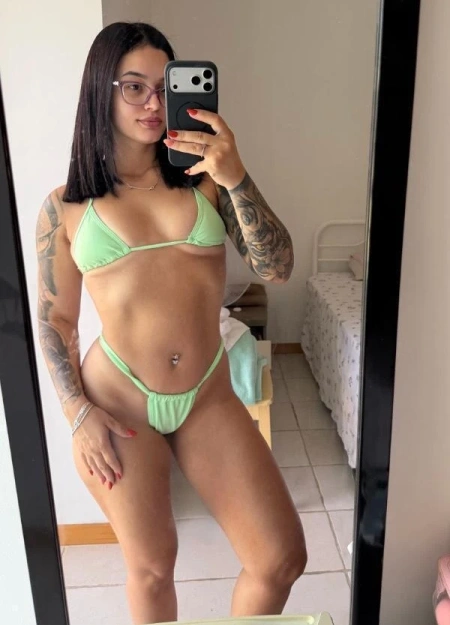 Lis apresenta o seu álbum de fotos de acompanhante profissional
