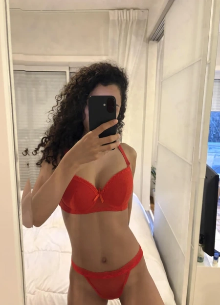 Jade, acompanhante em Porto 915620364