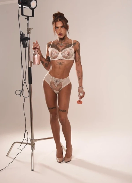 Vicky Sampaio, travesti em Porto 963556796