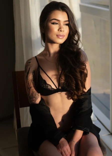 Agende o seu encontro com Roberta, acompanhante com perfil ativo