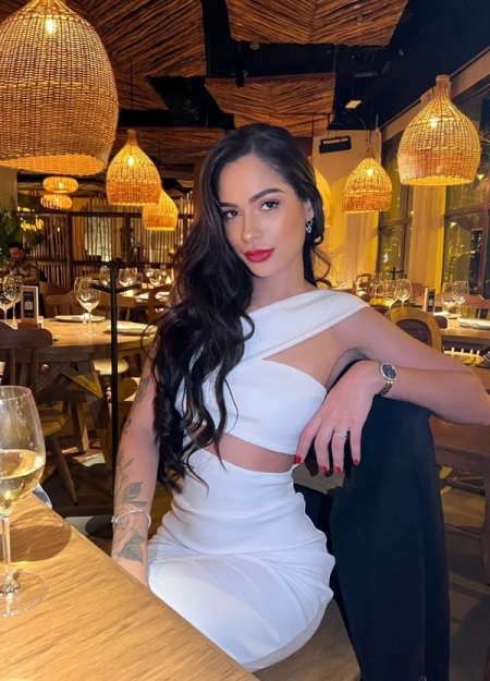 Lara, escort independente com disponibilidade imediata