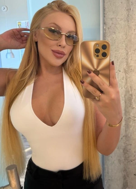 Adele laurent é uma escort de luxo com atendimento exclusivo