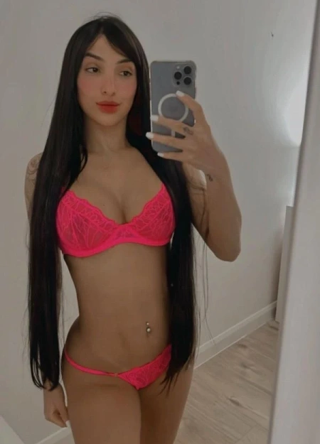 Gabriella está no catálogo de acompanhantes em Albufeira independentes