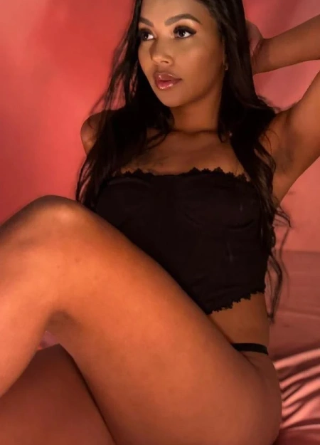 Lily é uma escort em Porto com perfil verificado