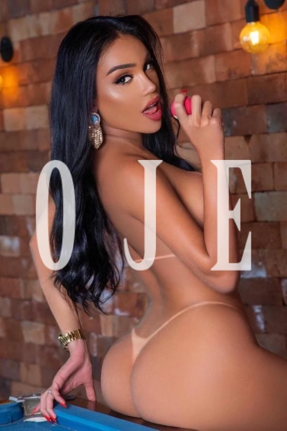 Gabriely Minaj, travesti em Cascais 963994174